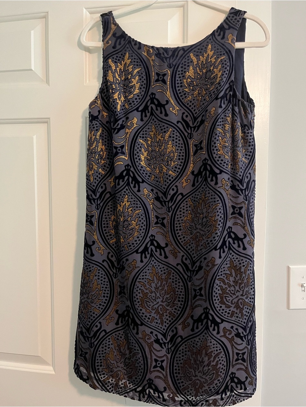 NWT LOFT Sleeveless Black and Gold Patterned Mini Shift Dress | Size S